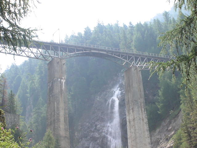 ��A�ċx�݁A�Ƒ����s�A�X�C�X�A�p���A�X�g���X�u�[���A�R���}�[���A�A���U�X�A�c�F���}�b�g�A�A���v�X�A�n�C�L���O�A�����^�J�[�A���[���b�p"�A�S���i�[�O���[�g�A�X�l�K�A�N���C���E�}�b�^�[�z�����A�}�b�^�[�z����