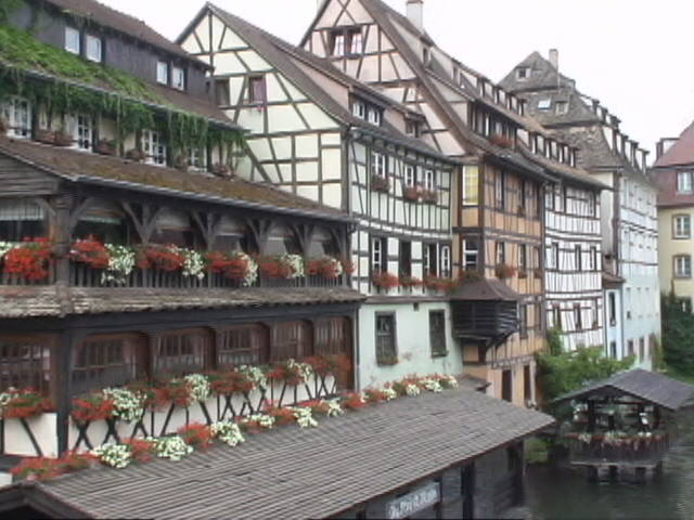 �v�e�B�b�g�E�t�����X�A�ċx�݁A�Ƒ����s�A�X�C�X�A�p���A�X�g���X�u�[���A�R���}�[���A�A���U�X�A�c�F���}�b�g�A�A���v�X�A�n�C�L���O�A�����^�J�[�A���[���b�p