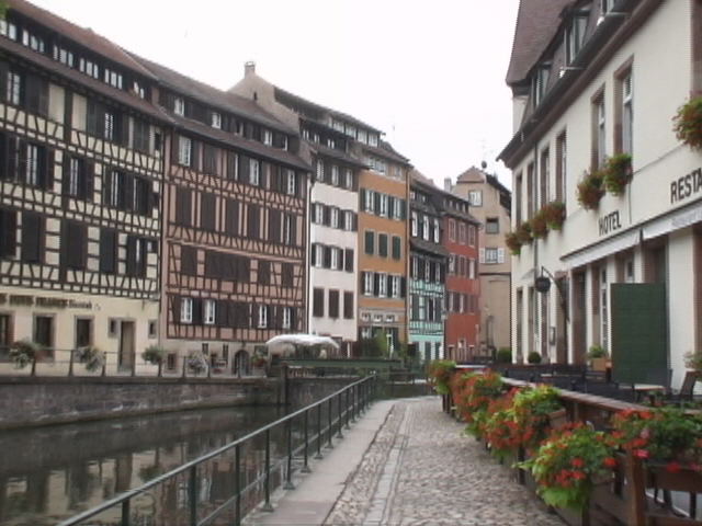 ��è�ĥ��ݽ�A�ċx�݁A�Ƒ����s�A�X�C�X�A�p���A�X�g���X�u�[���A�R���}�[���A�A���U�X�A�c�F���}�b�g�A�A���v�X�A�n�C�L���O�A�����^�J�[�A���[���b�p