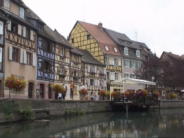 �R���}�[���A�ċx�݁A�Ƒ����s�A�X�C�X�A�p���A�X�g���X�u�[���A�R���}�[���A�A���U�X�A�c�F���}�b�g�A�A���v�X�A�n�C�L���O�A�����^�J�[�A���[���b�p