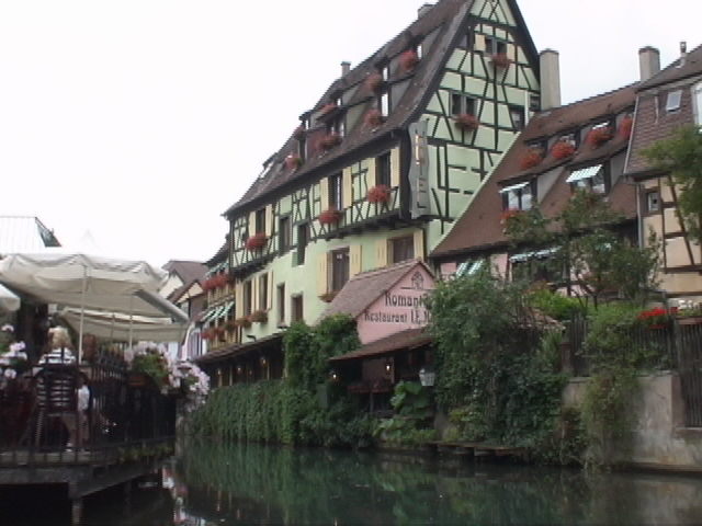 �z�e���A�ċx�݁A�Ƒ����s�A�X�C�X�A�p���A�X�g���X�u�[���A�R���}�[���A�A���U�X�A�c�F���}�b�g�A�A���v�X�A�n�C�L���O�A�����^�J�[�A���[���b�p