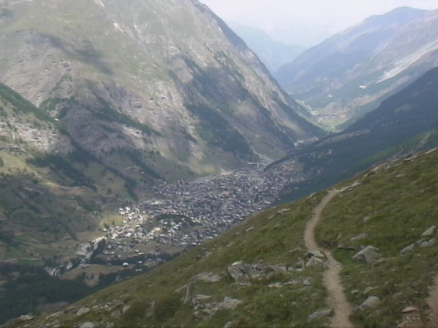 �ċx�݁A�Ƒ����s�A�X�C�X�A�p���A�X�g���X�u�[���A�R���}�[���A�A���U�X�A�c�F���}�b�g�A�A���v�X�A�n�C�L���O�A�����^�J�[�A���[���b�p"�A�S���i�[�O���[�g�A�X�l�K�A�N���C���E�}�b�^�[�z�����A�}�b�^�[�z����