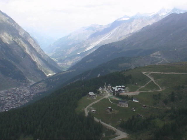 �ċx�݁A�Ƒ����s�A�X�C�X�A�p���A�X�g���X�u�[���A�R���}�[���A�A���U�X�A�c�F���}�b�g�A�A���v�X�A�n�C�L���O�A�����^�J�[�A���[���b�p"�A�S���i�[�O���[�g�A�X�l�K�A�N���C���E�}�b�^�[�z�����A�}�b�^�[�z����