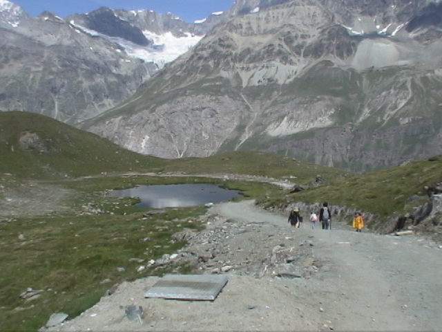 �΁A�ċx�݁A�Ƒ����s�A�X�C�X�A�p���A�X�g���X�u�[���A�R���}�[���A�A���U�X�A�c�F���}�b�g�A�A���v�X�A�n�C�L���O�A�����^�J�[�A���[���b�p"�A�S���i�[�O���[�g�A�X�l�K�A�N���C���E�}�b�^�[�z�����A�}�b�^�[�z����